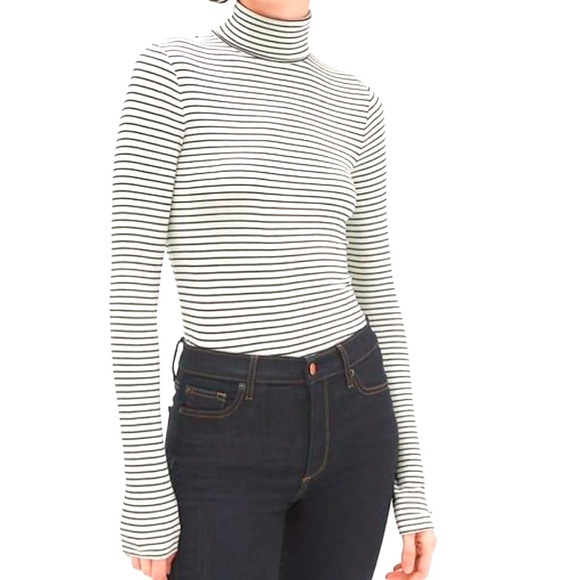 Gap Women’s Ribbed Long Sleeve Striped Turtleneck Top